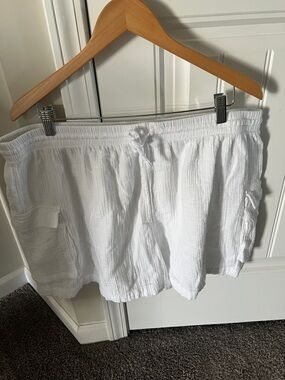 Gauzy Pull On cargo Shorts